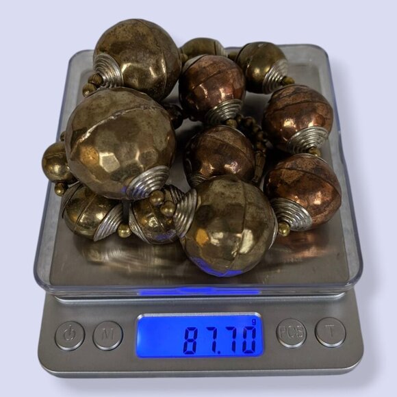 V. Hollow Bead Chunky Statement Necklace - Picture 5 of 5